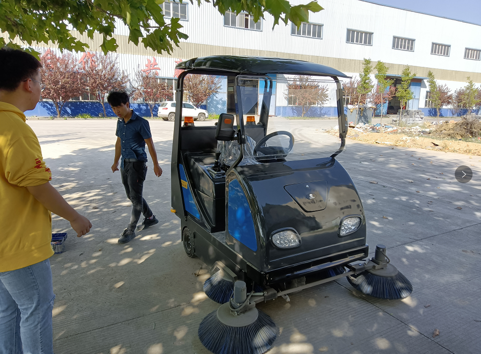 中小型廠區清掃車推薦鼎潔盛世DJ1800A掃地機17